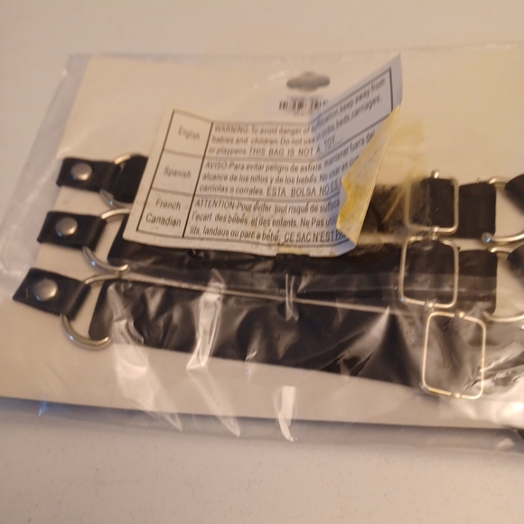 Hot Topic Center Ring Leg Belt New In Pkg One Size - Picture 7 of 7